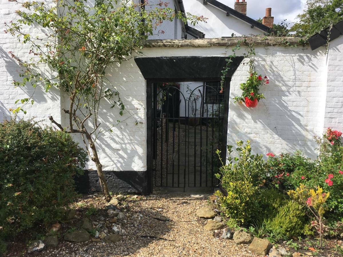 Old Rectory - Scoulton Apartment Great Ellingham Exterior photo